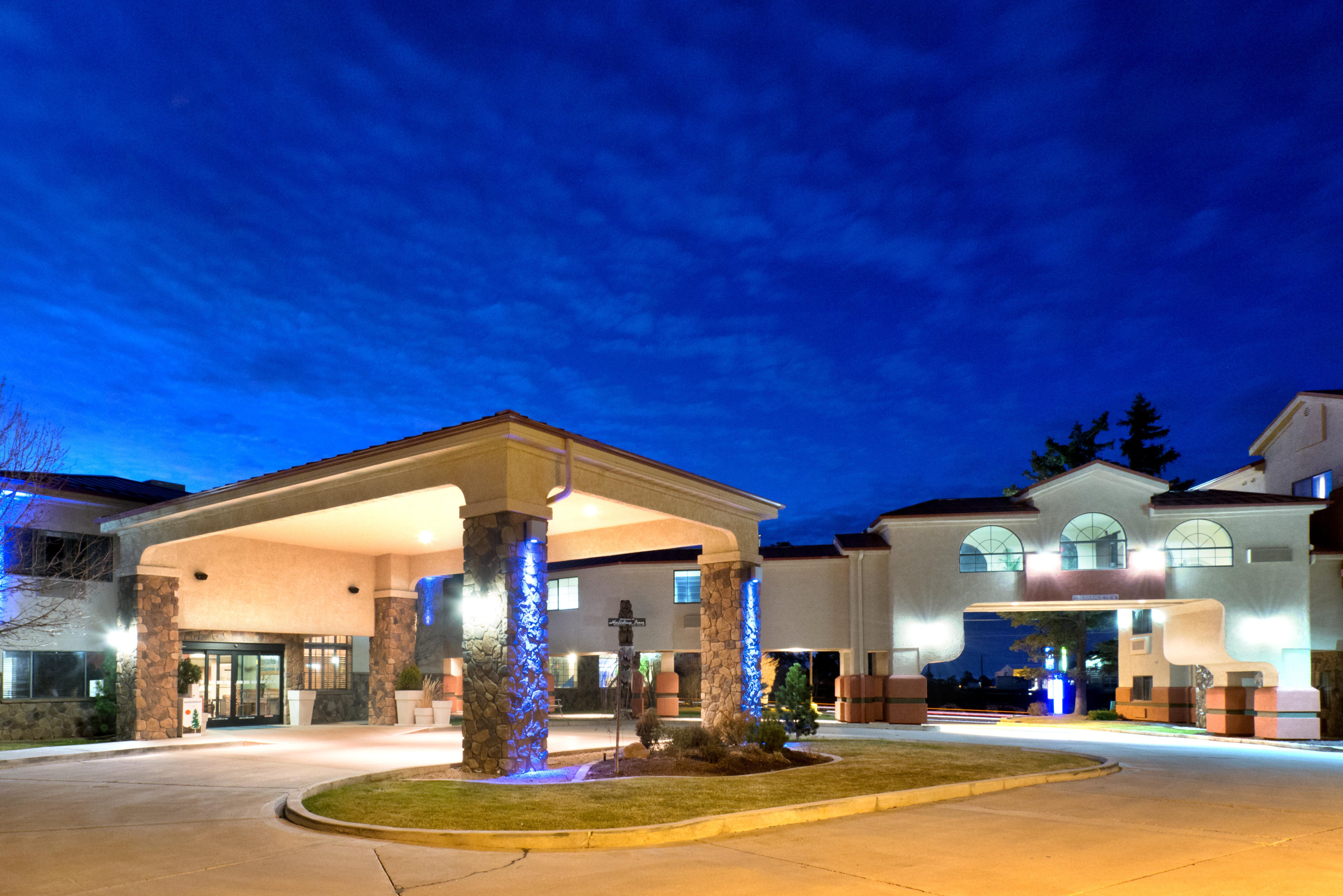 Holiday Inn Express Show Low By Ihg Eksteriør bilde