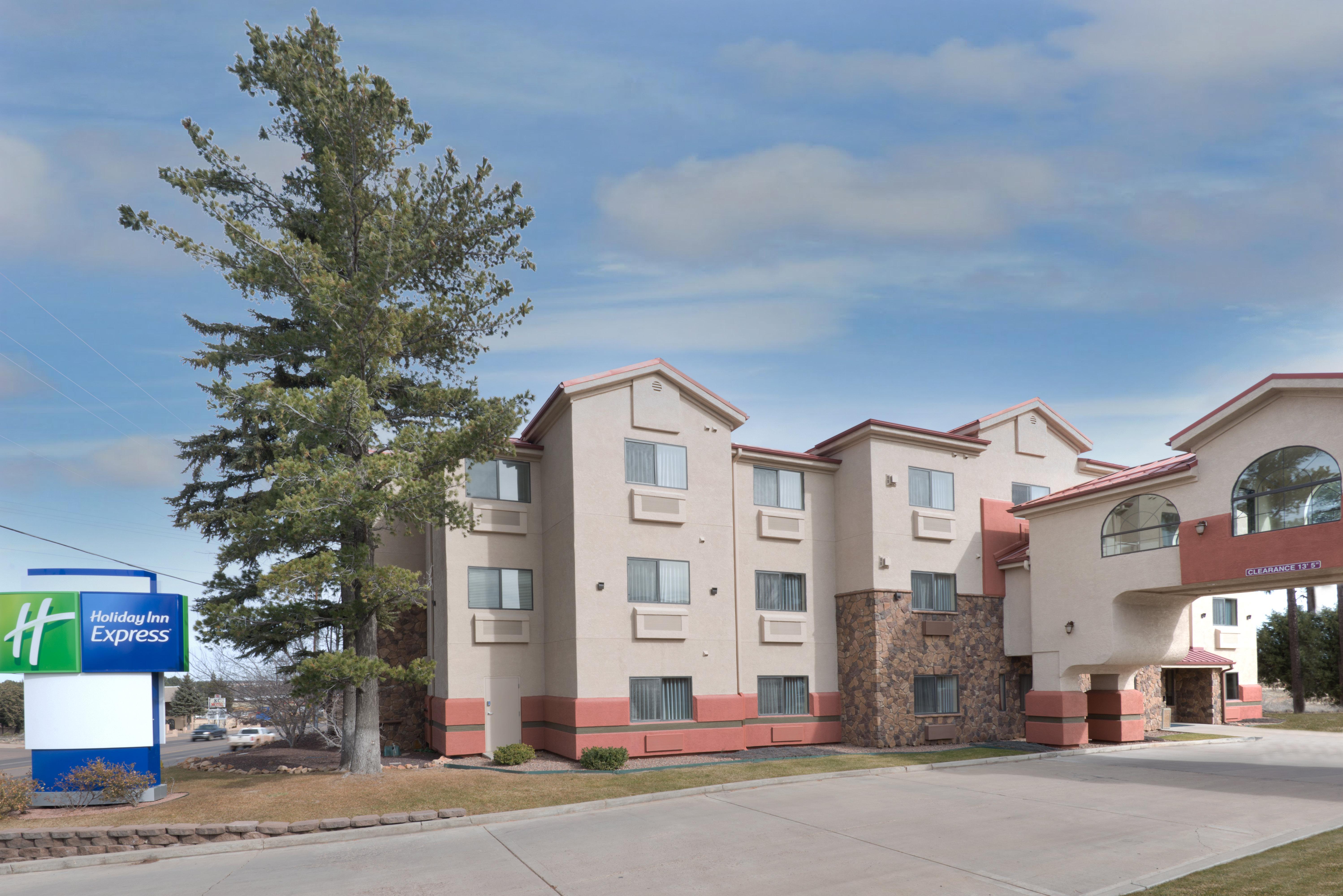Holiday Inn Express Show Low By Ihg Eksteriør bilde