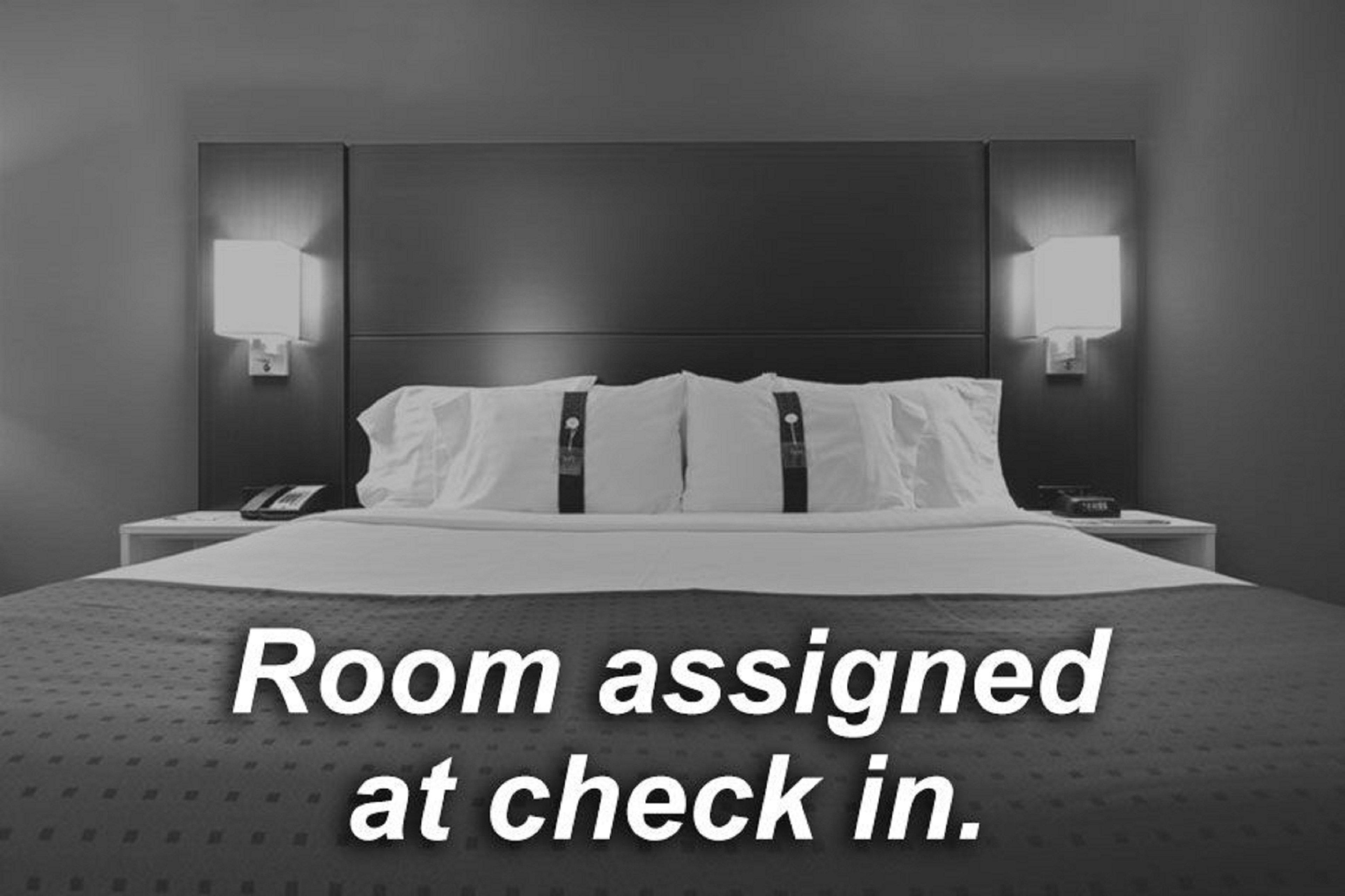 Holiday Inn Express Show Low By Ihg Eksteriør bilde