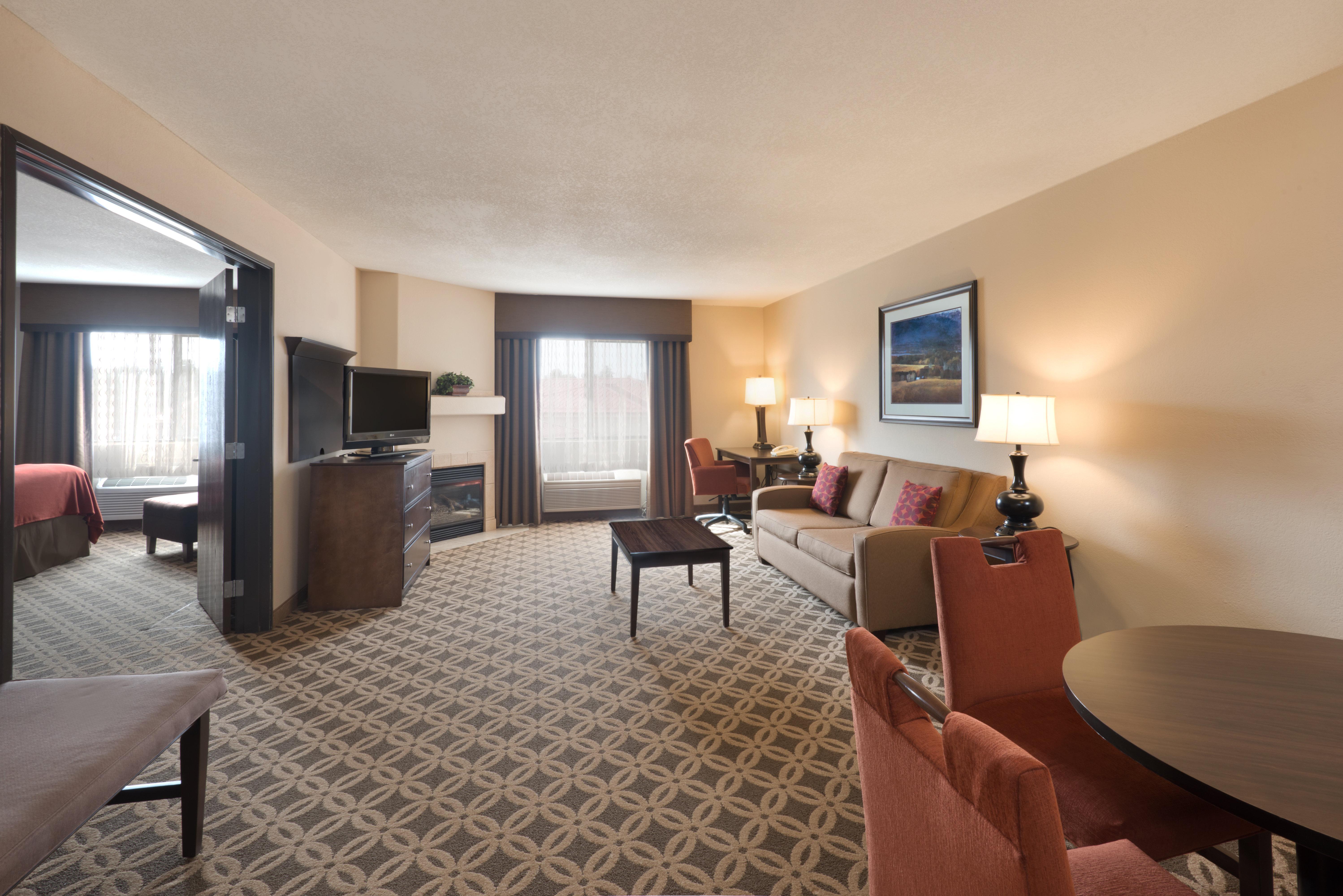 Holiday Inn Express Show Low By Ihg Eksteriør bilde
